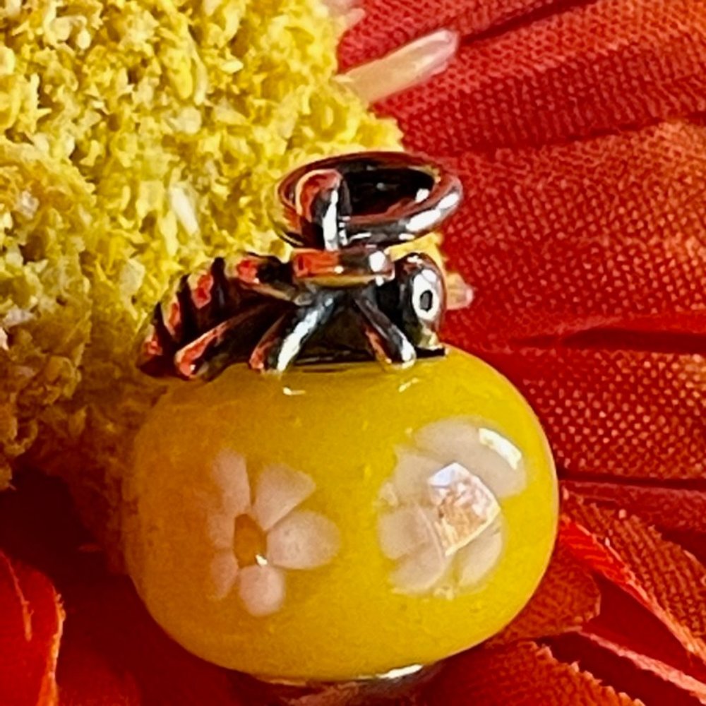 JAMES AVERY HONEY BEE YELLOW  BLOSSOM ART GLASS FINIAL